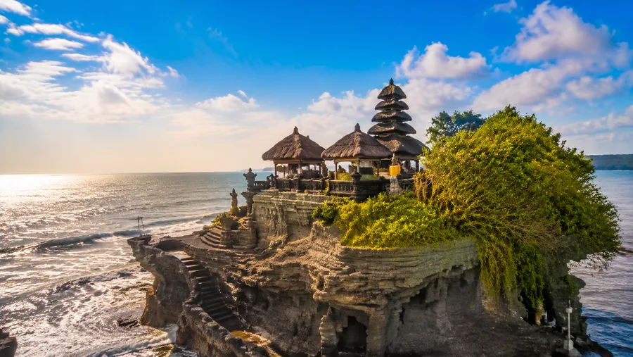 Tanah Lot Temple Visitor Guide: Tickets, Hours & Best Time