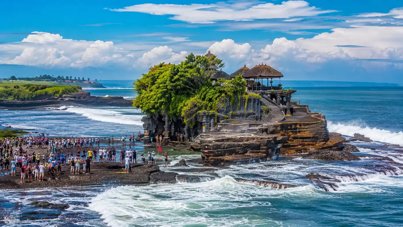 Tanah Lot Temple Visitor Guide: Tickets, Hours & Best Time